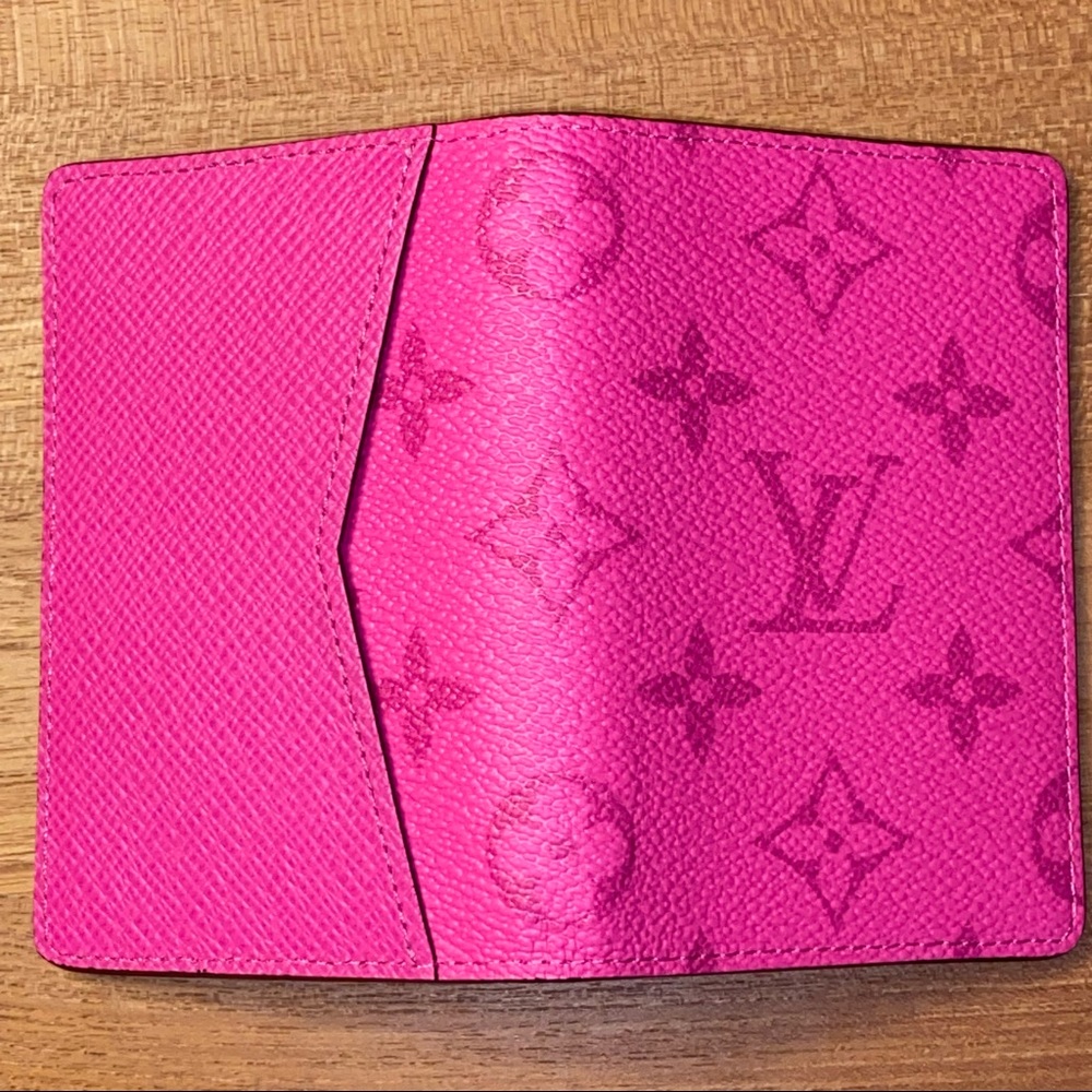 Louis Vuitton Taigarama fuchsia Pocket organizer - Picture 6 of 14